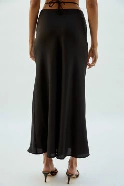 Musier Paris | Romane Skirt - Black -Acler Shop 23 082 1296x 4c40d4c5 d679 4bc9 add1 82728e1f5abc