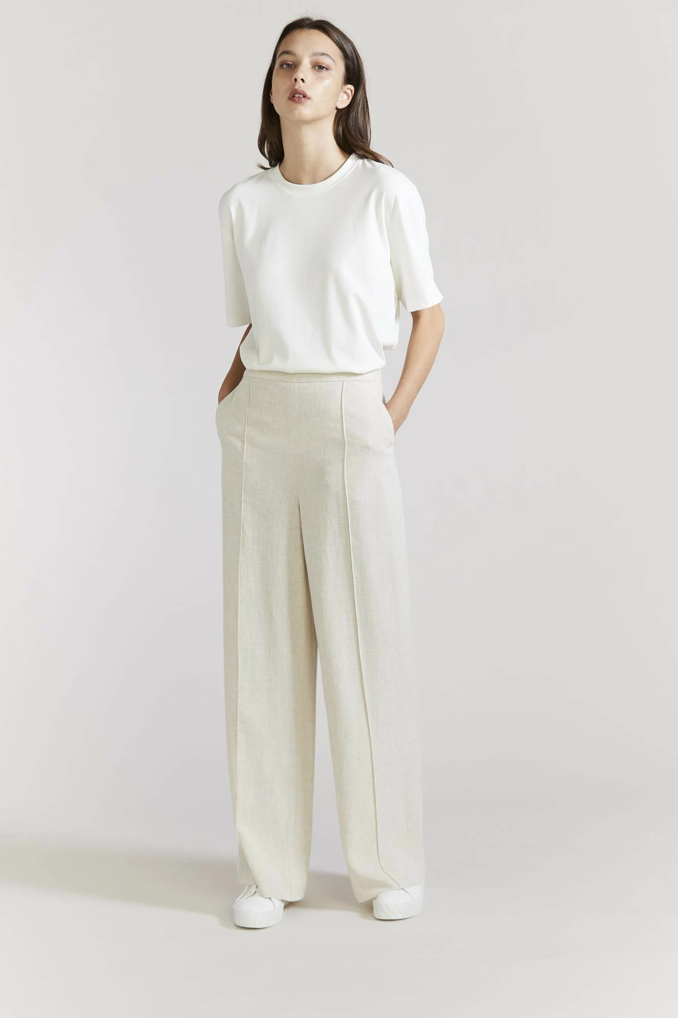 Laing | Relaxed Boyfriend Tee - Canvas 4 Laing | Relaxed Boyfriend Tee - Canvas - Image 4