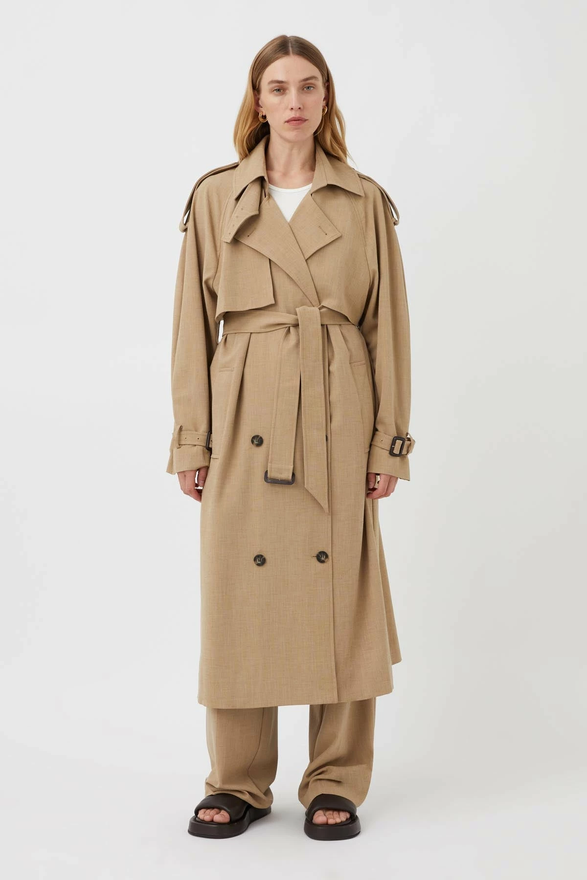 Camilla And Marc | Fernando Trench - Flax 4 Camilla And Marc | Fernando Trench - Flax - Image 4