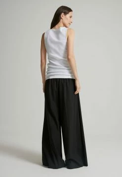 Jac+Jack Jac + Jack | Song Tank - White -Acler Shop MaisonPantBlack SongTankWhite 3014 1920x 1d420578 c048 45c7 8ee0 06528dbf8e6f