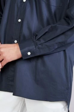 Laing | Oversized Cotton Shirt - Darkest Navy 7 Laing | Oversized Cotton Shirt - Darkest Navy -Acler Shop OversizedShirt DarkestNavy 1216 900x 277e5f0a 85a8 4563 9765 e2bb84b7affd