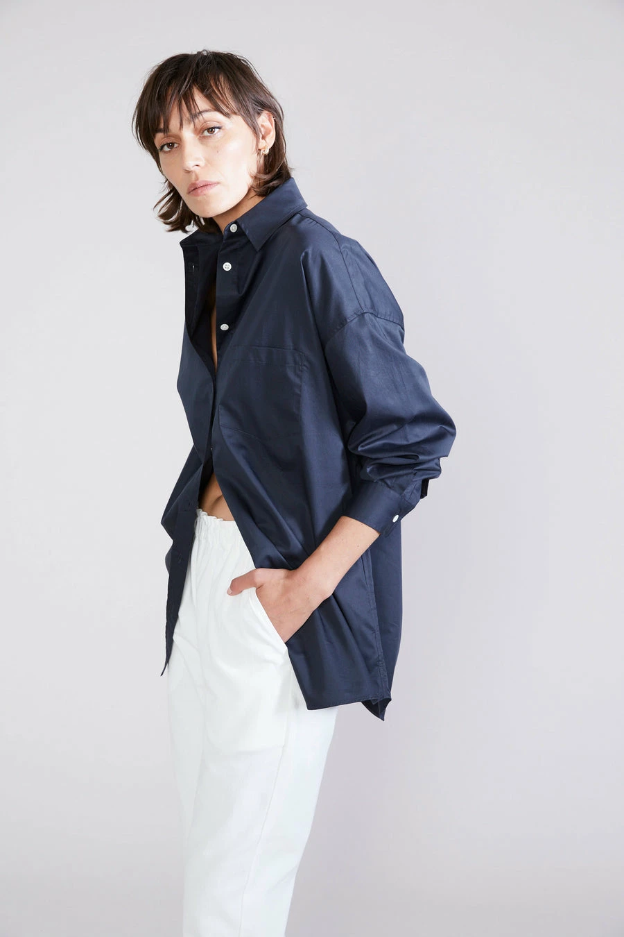 Laing | Oversized Cotton Shirt - Darkest Navy 3 Laing | Oversized Cotton Shirt - Darkest Navy - Image 3