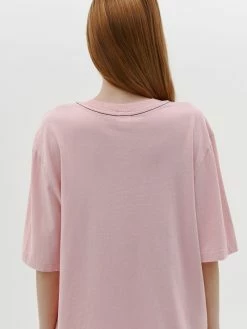 Bassike | Slouch Boyfriend S/S T.shirt - Lotus -Acler Shop SS22WJT35 slouch boyfriend short sleeve tshirt lotus DETAIL1 2000x 650e5399 f512 42b1 9b8d adc78907ecb2