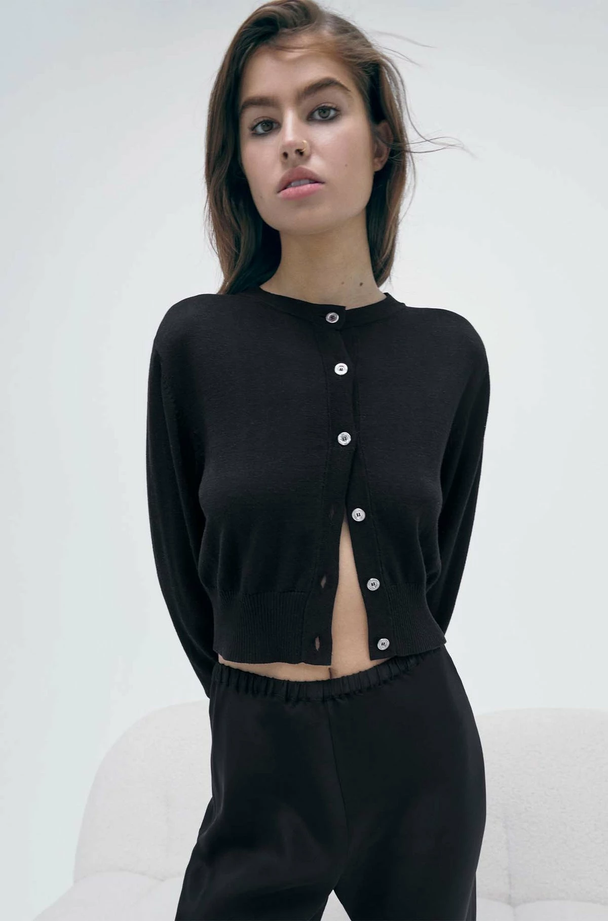 Silk Laundry | Cropped Cardigan - Black 2 Silk Laundry | Cropped Cardigan - Black - Image 2
