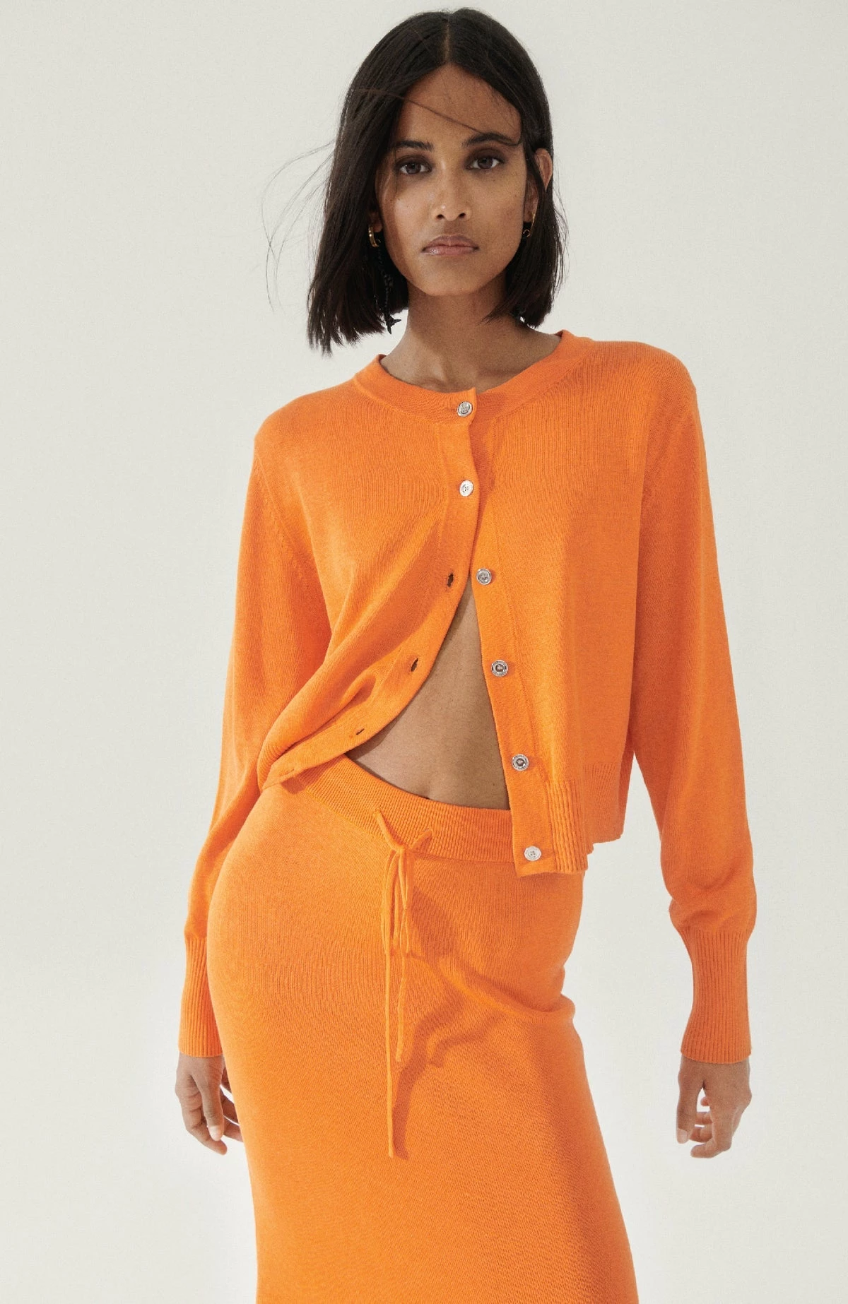 Silk Laundry | Cropped Cardigan - Fire Lily 3 Silk Laundry | Cropped Cardigan - Fire Lily - Image 3