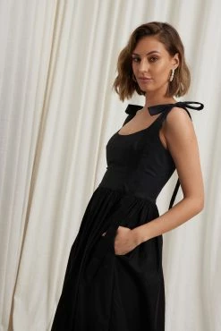 Caitlin Crisp | Meadow Dress - Black -Acler Shop p d6f62052 6f8e 43fe b9d2 c078dc53112c