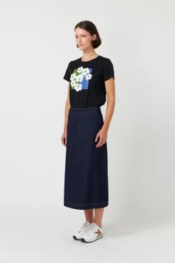 Kate Sylvester | Pop Flowers T.Shirt - Black 6 Kate Sylvester | Pop Flowers T.Shirt - Black -Acler Shop popflowerstshirtblack 0011 1440x 2e3c106f b591 4bbc af31 e9b600ee8866