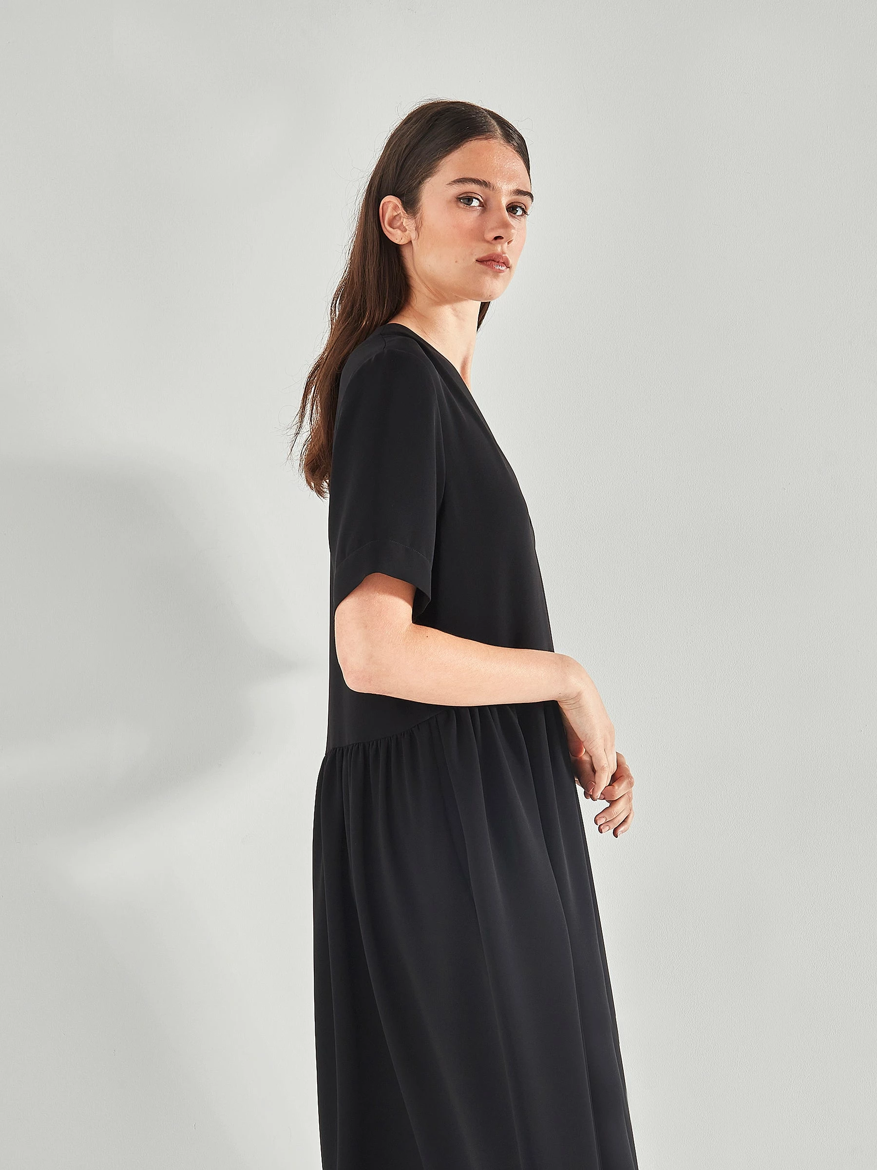 Juliette Hogan | Lila Tunic - Black 2 Juliette Hogan | Lila Tunic - Black - Image 2